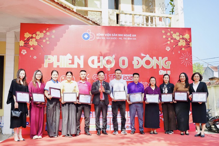 Ấm áp 'Phiên chợ 0 đồng' - Xuân đến sớm với bệnh nhi khó khăn- Ảnh 8.