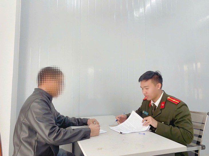 Xử phạt đối tượng chia sẻ, đăng tải thông tin sai sự thật, xúc phạm CSGT trên mạng xã hội- Ảnh 1.