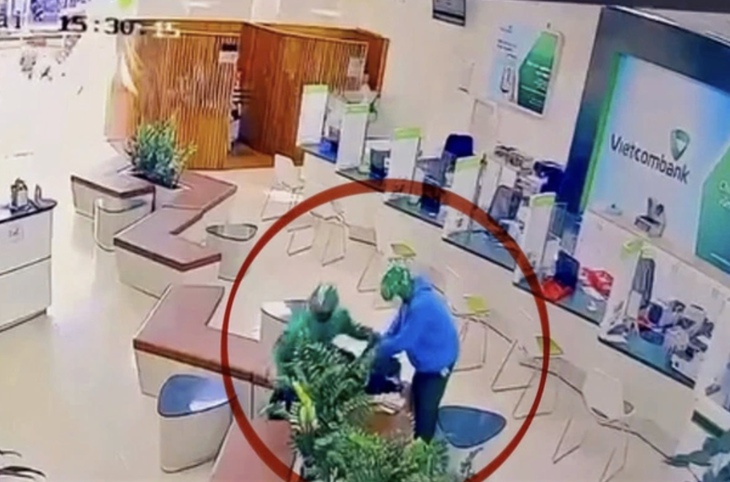 Đối tượng cướp ngân hàng ở Gia Lai có thể đối diện khung hình phạt cao nhất- Ảnh 1.