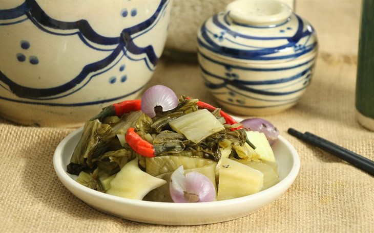 Điều gì xảy ra với người tăng huyết áp nếu ăn dưa muối thường xuyên?