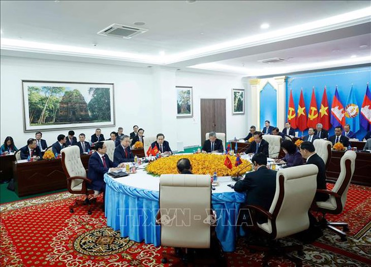 Tổng Bí thư Tô Lâm đồng chủ trì Cuộc gặp giữa Người đứng đầu ba Đảng Việt Nam - Campuchia – Lào- Ảnh 2. Tổng Bí thư Tô Lâm đồng chủ trì Cuộc gặp giữa Người đứng đầu ba Đảng Việt Nam - Campuchia – Lào- Ảnh 2.