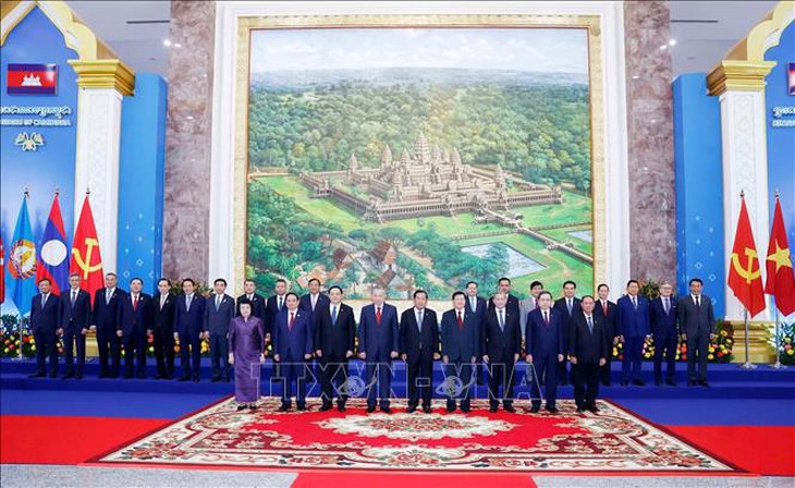 Tổng Bí thư Tô Lâm đồng chủ trì Cuộc gặp giữa Người đứng đầu ba Đảng Việt Nam - Campuchia – Lào- Ảnh 3. Tổng Bí thư Tô Lâm đồng chủ trì Cuộc gặp giữa Người đứng đầu ba Đảng Việt Nam - Campuchia – Lào- Ảnh 3.