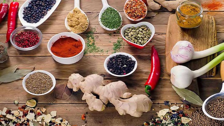 4 cách giữ ấm cơ thể trong những ngày du Xuân, chúc Tết- Ảnh 1.