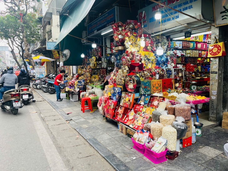 Phố bánh kẹo vào vụ Tết- Ảnh 4.