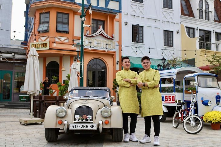 Du khách thích thú check-in dàn xe cổ của dân chơi TPHCM- Ảnh 10. Du khách thích thú check-in dàn xe cổ của dân chơi TPHCM- Ảnh 10.