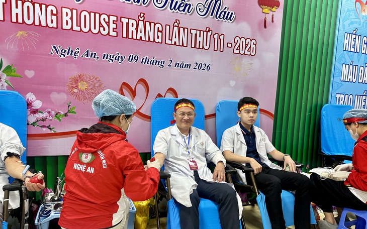 Khánh Hòa xuyên Tết tiếp nhận hiến máu, bảo đảm nguồn máu cứu chữa bệnh nhân- Ảnh 3.