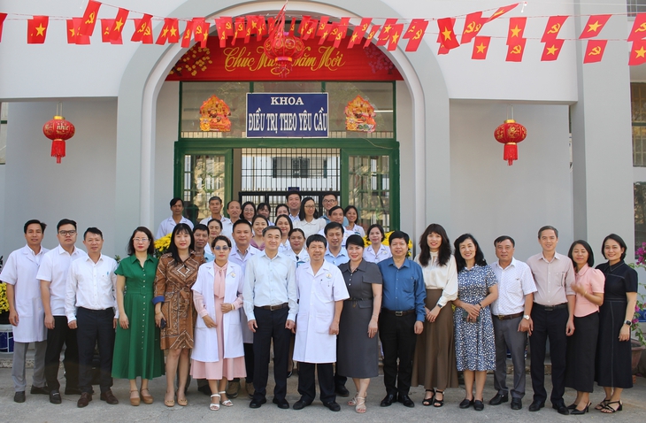 Thứ trưởng Bộ Y tế Trần Văn Thuấn thăm, kiểm tra và chúc Tết các cơ sở y tế tại Đồng Nai và TPHCM- Ảnh 3.