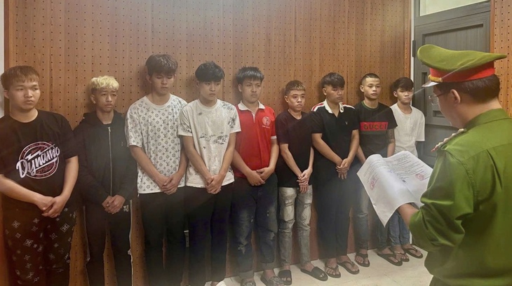 Khởi tố tội giết người 13 thanh thiếu niên truy đuổi người đi đường- Ảnh 1. Khởi tố tội giết người 13 thanh thiếu niên truy đuổi người đi đường- Ảnh 1.