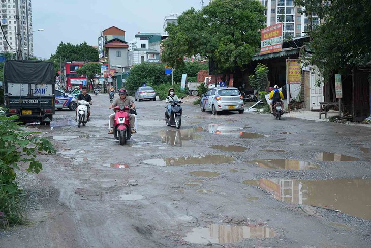 Diện mạo mới tuyến đường nhiều năm lầy lội ở nội đô Hà Nội- Ảnh 2. Diện mạo mới tuyến đường nhiều năm lầy lội ở nội đô Hà Nội- Ảnh 2.