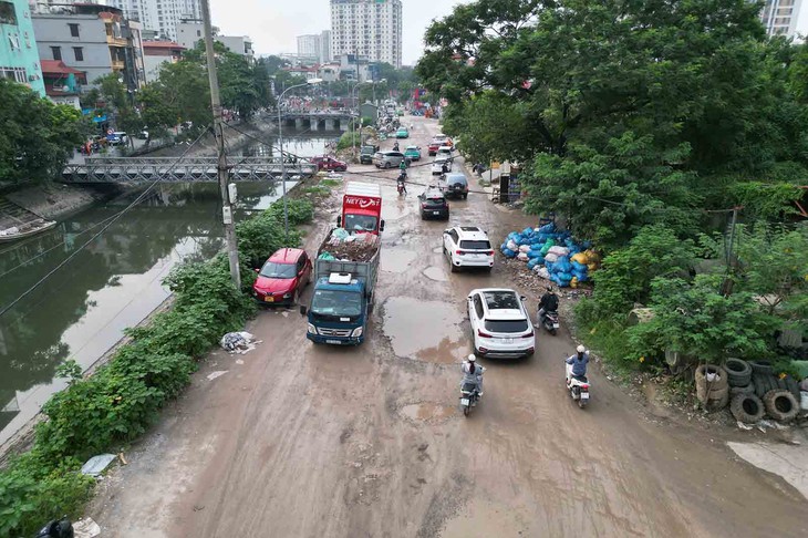 Diện mạo mới tuyến đường nhiều năm lầy lội ở nội đô Hà Nội- Ảnh 3. Diện mạo mới tuyến đường nhiều năm lầy lội ở nội đô Hà Nội- Ảnh 3.