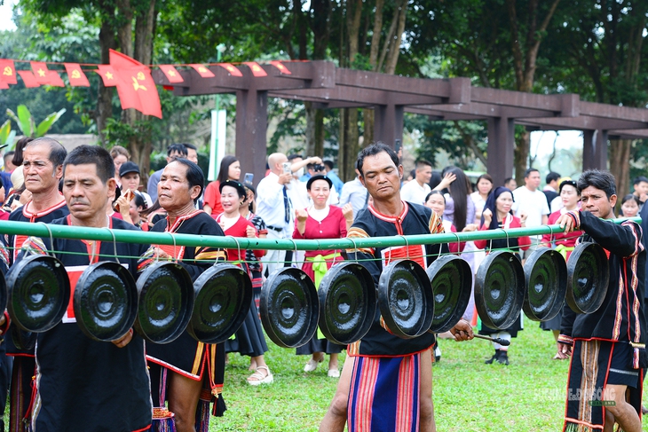 Nghi lễ cầu mùa Tây Nguyên tái hiện giữa không gian hội xuân- Ảnh 1. Nghi lễ cầu mùa Tây Nguyên tái hiện giữa không gian hội xuân- Ảnh 1.