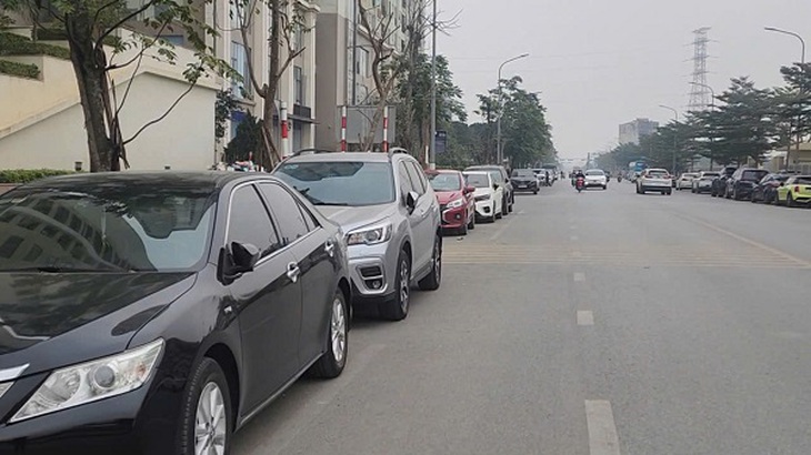 Chung cư Gelexia và Viện Pháp y Quốc gia bị 'bủa vây' bởi bãi xe không phép- Ảnh 2. Chung cư Gelexia và Viện Pháp y Quốc gia bị 'bủa vây' bởi bãi xe không phép- Ảnh 2.