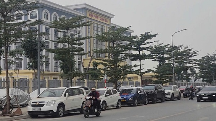 Chung cư Gelexia và Viện Pháp y Quốc gia bị 'bủa vây' bởi bãi xe không phép- Ảnh 3. Chung cư Gelexia và Viện Pháp y Quốc gia bị 'bủa vây' bởi bãi xe không phép- Ảnh 3.