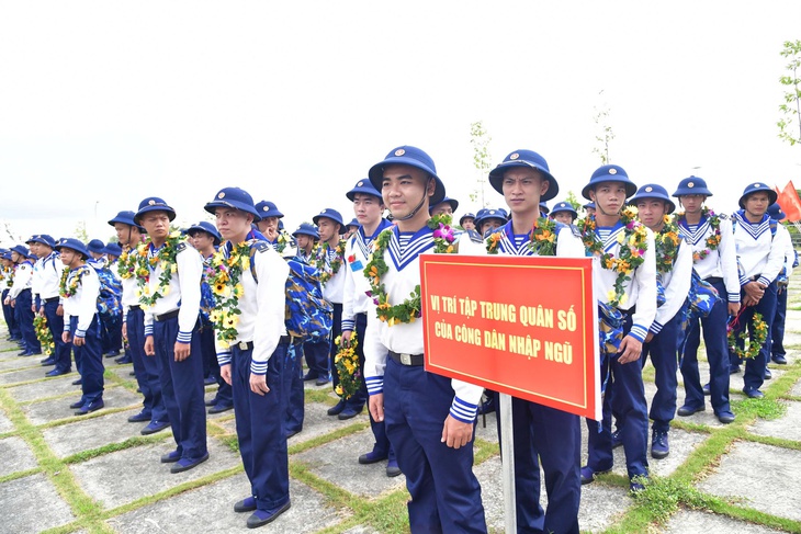 Chiến sĩ mới ở Vùng 2 Hải quân hòa nhập môi trường quân ngũ- Ảnh 1. Chiến sĩ mới ở Vùng 2 Hải quân hòa nhập môi trường quân ngũ- Ảnh 1.