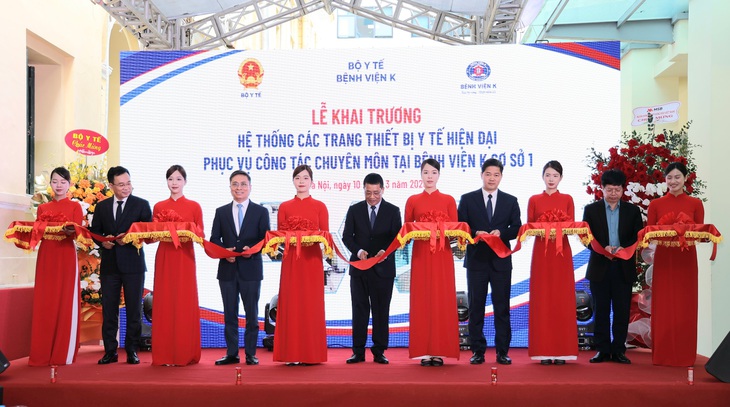 Bệnh viện K vận hành máy xạ trị hiện đại, giảm thời gian điều trị ung thư chỉ còn 2-3 phút- Ảnh 1. Bệnh viện K vận hành máy xạ trị hiện đại, giảm thời gian điều trị ung thư chỉ còn 2-3 phút- Ảnh 1.