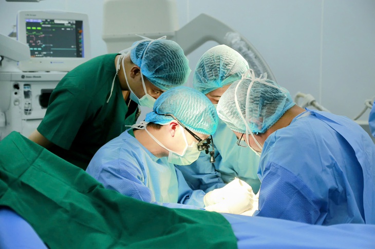 Gãy cổ xương bàn tay số V khi chơi thể thao, làm thế nào để nhận biết?- Ảnh 1. Gãy cổ xương bàn tay số V khi chơi thể thao, làm thế nào để nhận biết?- Ảnh 1.