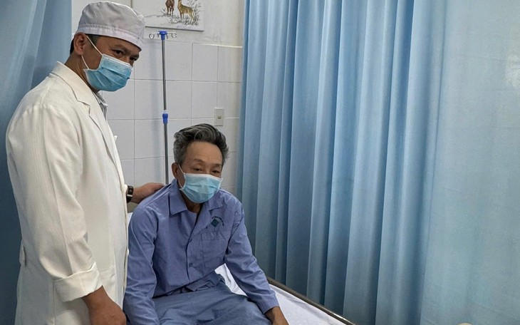 Đau bụng nhiều ngày nhưng chủ quan, người đàn ông phải trả giá vì thói quen phổ biến- Ảnh 2.