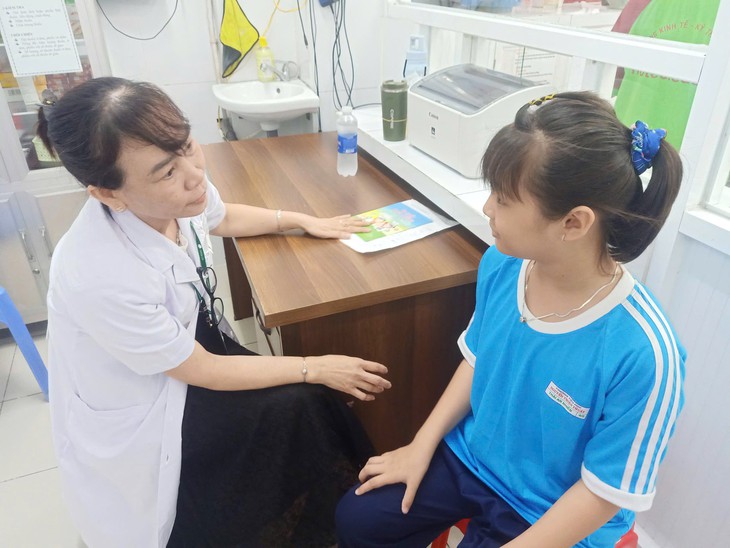 Thực hiện Nghị quyết 72: TPHCM hướng tới miễn viện phí cho người dân vào năm 2030- Ảnh 2. Thực hiện Nghị quyết 72: TPHCM hướng tới miễn viện phí cho người dân vào năm 2030- Ảnh 2.