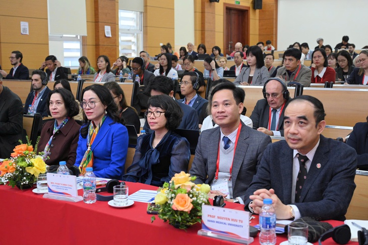 Tăng cường mạng lưới nghiên cứu quốc tế ứng phó với các bệnh truyền nhiễm mới nổi- Ảnh 3. Tăng cường mạng lưới nghiên cứu quốc tế ứng phó với các bệnh truyền nhiễm mới nổi- Ảnh 3.