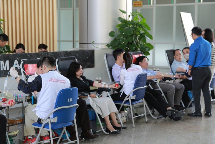 Cán bộ ngành khí tượng thủy văn sôi nổi hiến máu dịp kỉ niệm Ngày Khí tượng thế giới- Ảnh 2. Cán bộ ngành khí tượng thủy văn sôi nổi hiến máu dịp kỉ niệm Ngày Khí tượng thế giới- Ảnh 2.