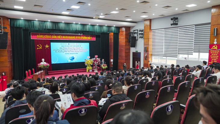 Kết hợp công nghệ hiện đại với y học cổ truyền nâng cao hiệu quả điều trị cho bệnh nhân- Ảnh 1. Kết hợp công nghệ hiện đại với y học cổ truyền nâng cao hiệu quả điều trị cho bệnh nhân- Ảnh 1.