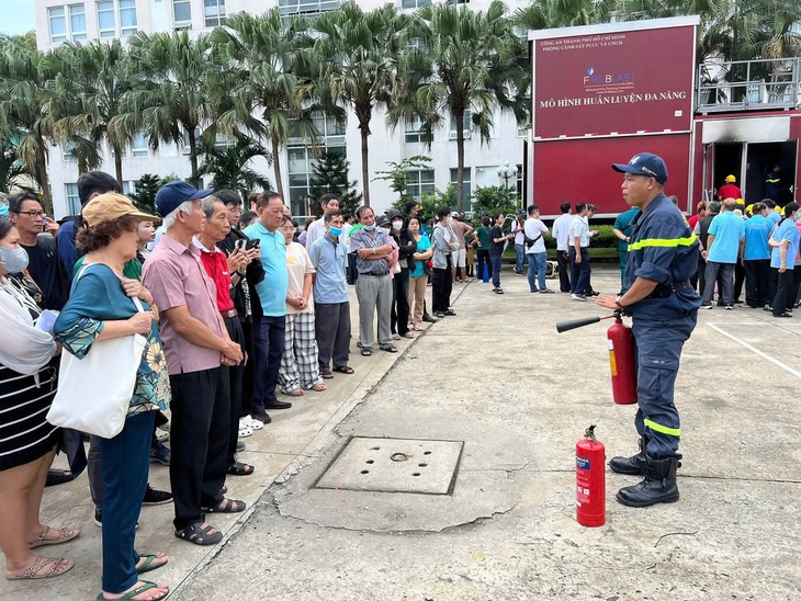 TPHCM đảm bảo nguồn cung xăng dầu, cảnh báo nguy cơ cháy nổ khi tích trữ- Ảnh 4.