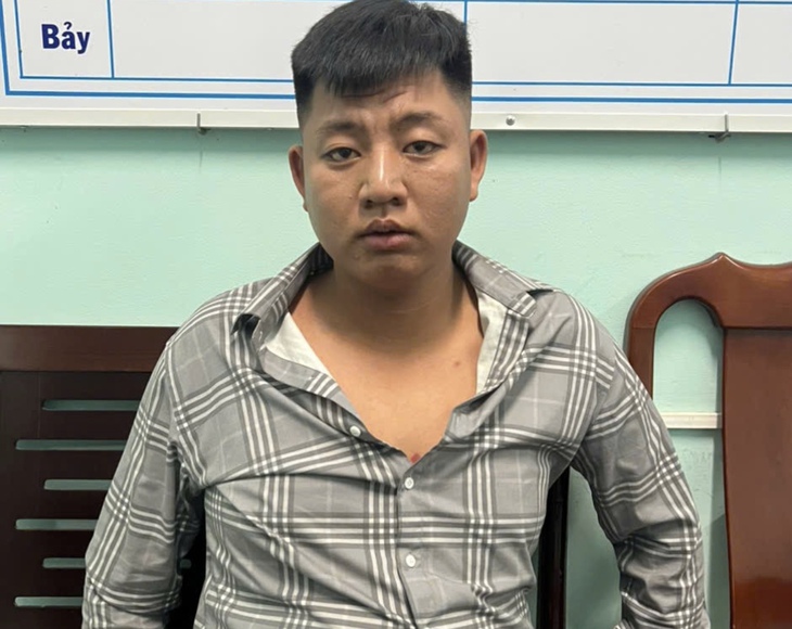 Thanh niên thuê ô tô tự lái đi cướp 5 thùng bia- Ảnh 1. Thanh niên thuê ô tô tự lái đi cướp 5 thùng bia- Ảnh 1.