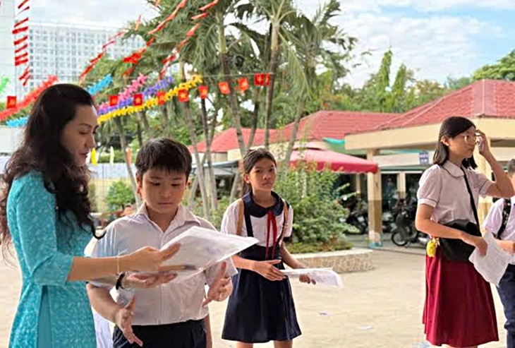 Tuyển sinh đầu cấp ở TPHCM: Lần đầu vận hành theo mô hình chính quyền hai cấp- Ảnh 2.
