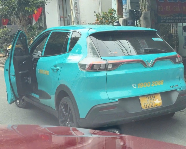 Không đóng cửa lại khi đỗ xe, một tài xế bị phạt 5 triệu đồng- Ảnh 1. Không đóng cửa lại khi đỗ xe, một tài xế bị phạt 5 triệu đồng- Ảnh 1.