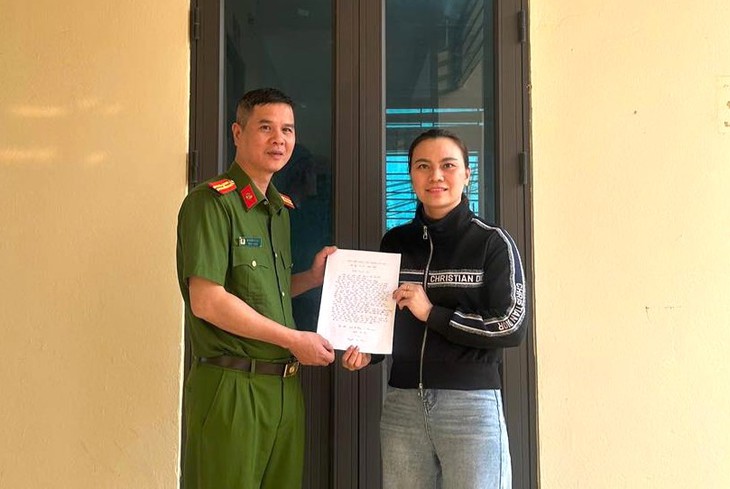 Chuyển nhầm 157 triệu vào tài khoản lạ, người phụ nữ Hải Phòng may mắn được Công an xã tìm giúp- Ảnh 1. Chuyển nhầm 157 triệu vào tài khoản lạ, người phụ nữ Hải Phòng may mắn được Công an xã tìm giúp- Ảnh 1.