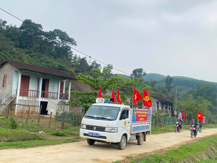 Khắp nẻo đường Hà Tĩnh rộn ràng trước ngày bầu cử- Ảnh 2.