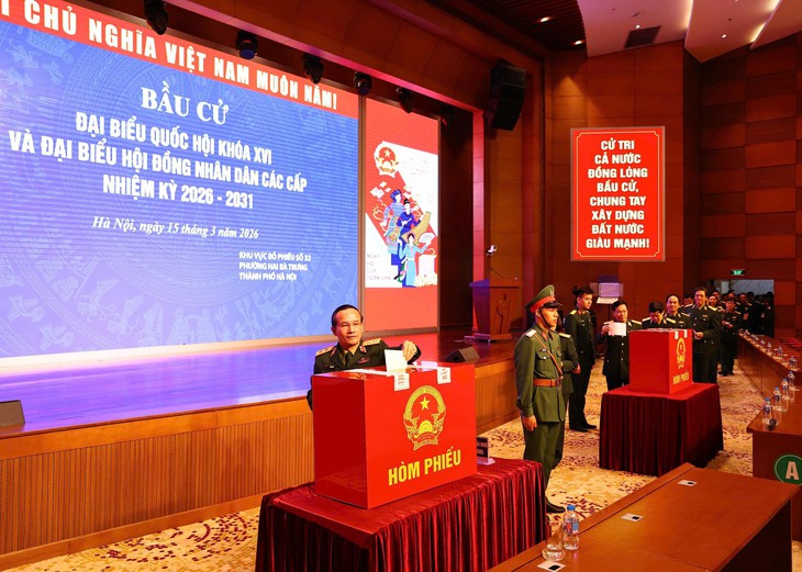 Nữ cử tri gắn bó với Quốc hội từ khóa I bỏ phiếu bầu cử, gửi gắm nhiều kỳ vọng- Ảnh 6. Nữ cử tri gắn bó với Quốc hội từ khóa I bỏ phiếu bầu cử, gửi gắm nhiều kỳ vọng- Ảnh 6.