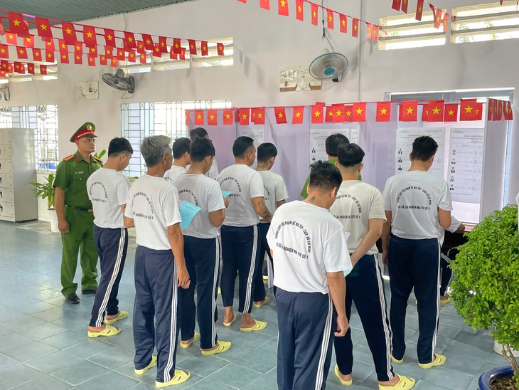 Các cử tri tại cơ sở cai nghiện tham gia bầu cử- Ảnh 2. Các cử tri tại cơ sở cai nghiện tham gia bầu cử- Ảnh 2.
