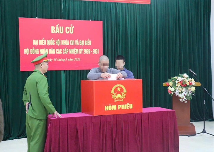 Những cử tri đặc biệt thực hiện quyền công dân, hướng tới làm lại cuộc đời- Ảnh 1. Những cử tri đặc biệt thực hiện quyền công dân, hướng tới làm lại cuộc đời- Ảnh 1.