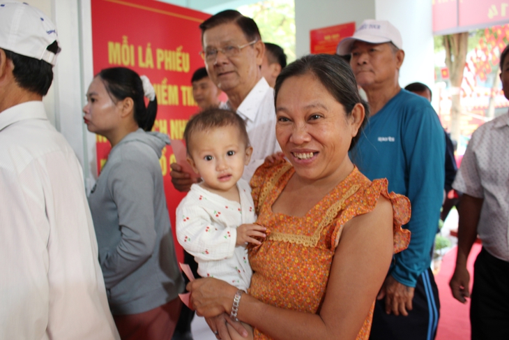 Sản phụ vừa vượt cạn thành công: 'Đây là lần bầu cử đáng nhớ nhất cuộc đời tôi'- Ảnh 4.