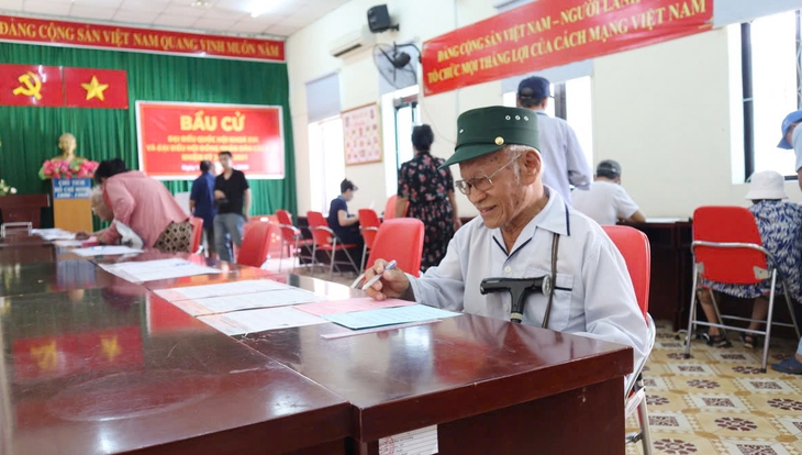Lá phiếu bầu từ những người khiếm thị- Ảnh 5.