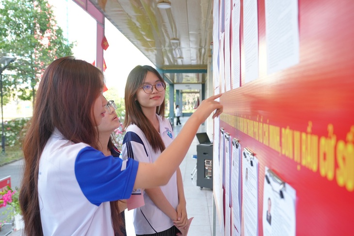 Gần 22.000 sinh viên ở TPHCM đặt niềm tin vào lá phiếu bầu cử- Ảnh 2.