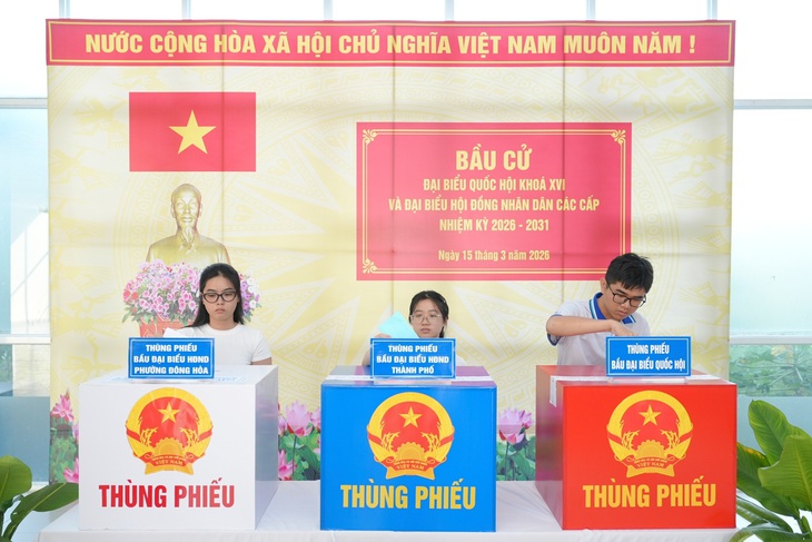 Gần 22.000 sinh viên ở TPHCM đặt niềm tin vào lá phiếu bầu cử- Ảnh 3.