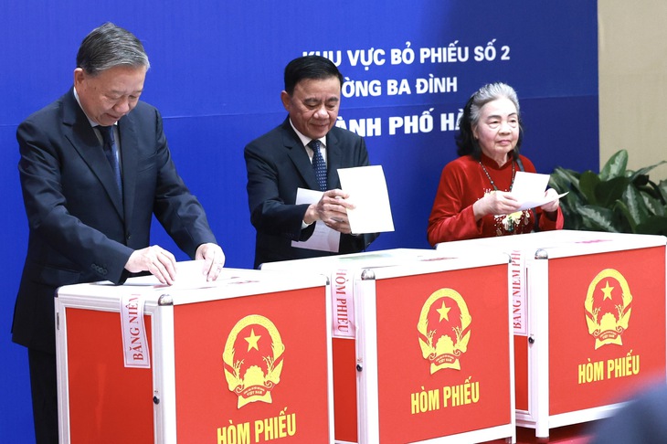 LIVE: Hơn 76,6 triệu cử tri cả nước phấn khởi đi bầu cử- Ảnh 1. LIVE: Hơn 76,6 triệu cử tri cả nước phấn khởi đi bầu cử- Ảnh 1.