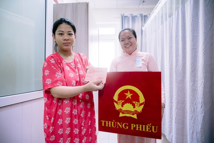 Sản phụ vừa vượt cạn thành công: 'Đây là lần bầu cử đáng nhớ nhất cuộc đời tôi'- Ảnh 2.