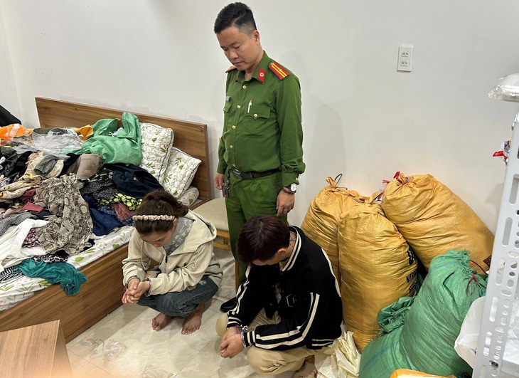 Bóc gỡ đường dây ma túy do cặp vợ chồng trẻ cầm đầu, ngụy trang dưới vỏ bọc bán quần áo online- Ảnh 2.