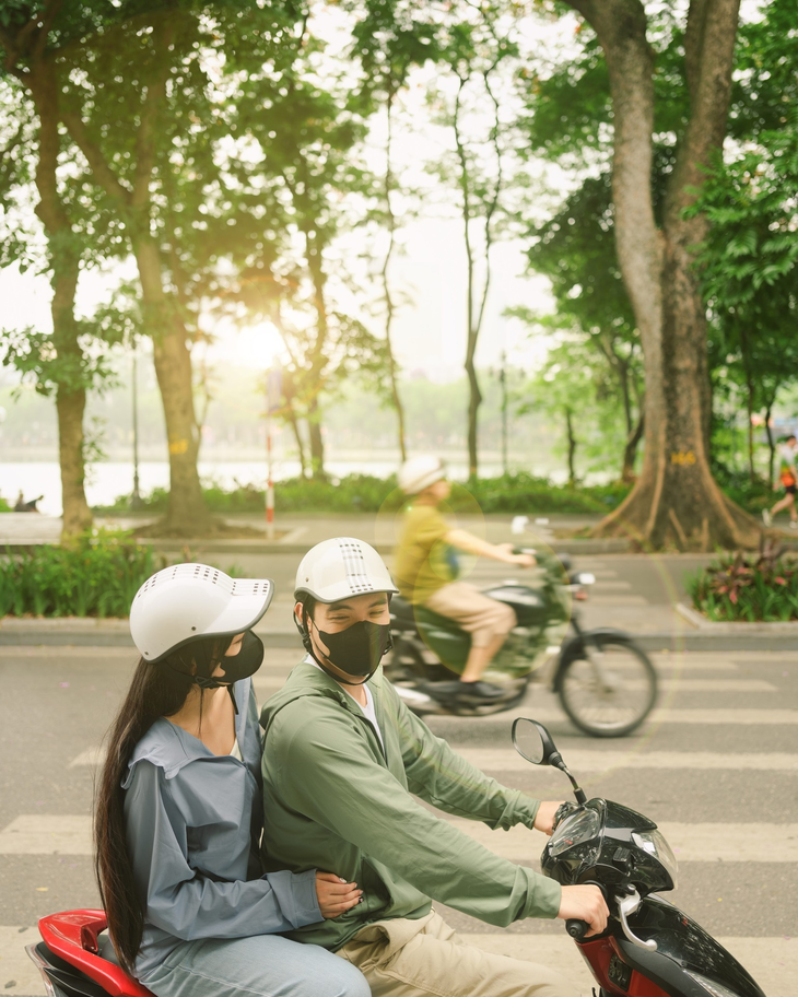 Ra đường với 'áo ninja' càng dày càng tốt? Sự thật về chống tia UV giữa ngày hè 'rực lửa'- Ảnh 3. Ra đường với 'áo ninja' càng dày càng tốt? Sự thật về chống tia UV giữa ngày hè 'rực lửa'- Ảnh 3.