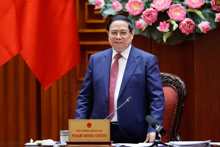 Thủ tướng: Không để thiếu hụt xăng dầu trong bất cứ hoàn cảnh nào- Ảnh 2.