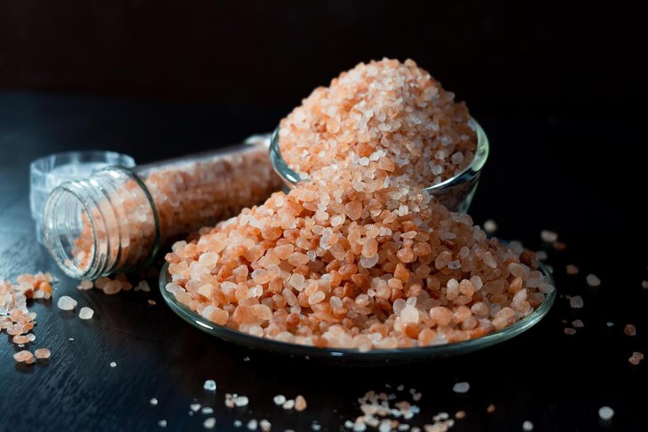 Muối hồng Himalaya có tốt hơn muối thường không?- Ảnh 1.