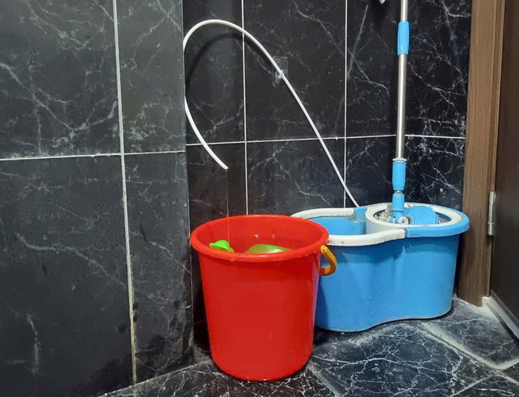 Bỏ cà phê, tự đánh giày, không ăn vặt: Dân văn phòng thắt chặt chi tiêu - Ảnh 5.