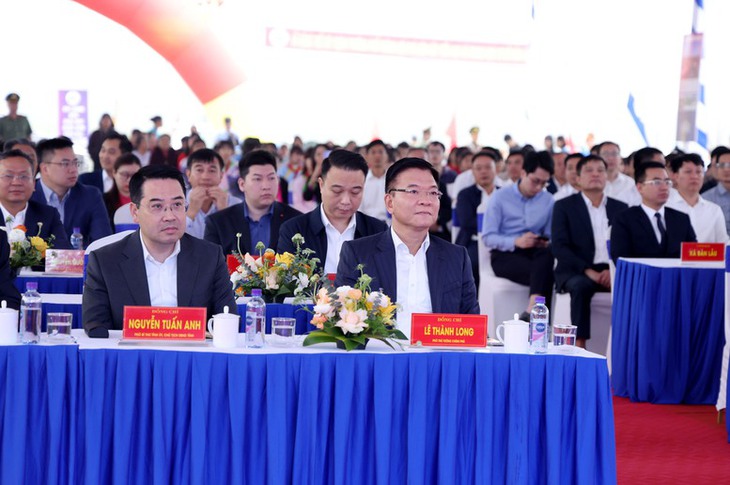Tổng Bí thư Tô Lâm cùng lãnh đạo Đảng, Nhà nước dự lễ khởi công 121 trường nội trú liên cấp - Ảnh 5. Tổng Bí thư Tô Lâm cùng lãnh đạo Đảng, Nhà nước dự lễ khởi công 121 trường nội trú liên cấp - Ảnh 5.