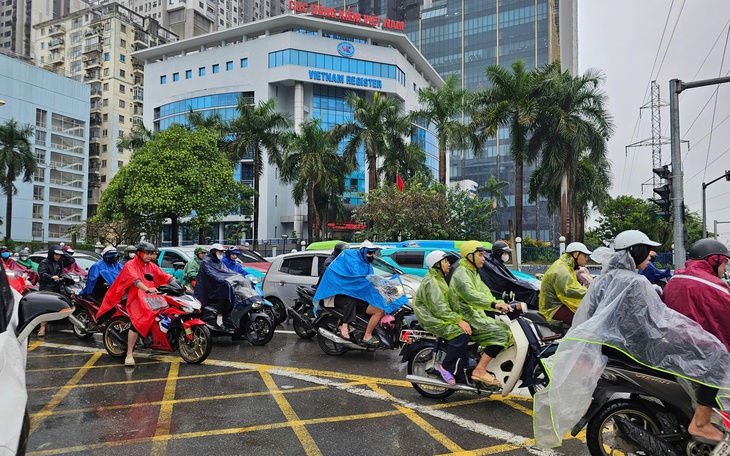 Đêm nay miền Bắc đón không khí lạnh, trời mát kèm mưa
