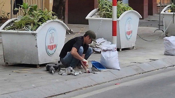 ‘Giải cứu’ vỉa hè, trả lại không gian an toàn trước cổng trường học- Ảnh 3.