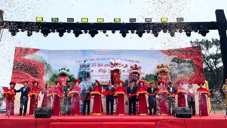 Hải Phòng đẩy mạnh kết nối di sản, thương mại và du lịch tại Lễ hội mùa Xuân Côn Sơn - Kiếp Bạc 2026- Ảnh 1. Hải Phòng đẩy mạnh kết nối di sản, thương mại và du lịch tại Lễ hội mùa Xuân Côn Sơn - Kiếp Bạc 2026- Ảnh 1.