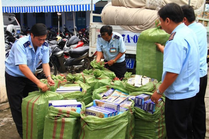 Phạt đến 75 triệu đồng khi mang tiền tệ trái phép qua biên giới- Ảnh 1.